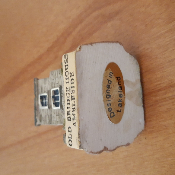 Old Bridge House Ambleside miniature figurine house collectible - Picture 5 of 6